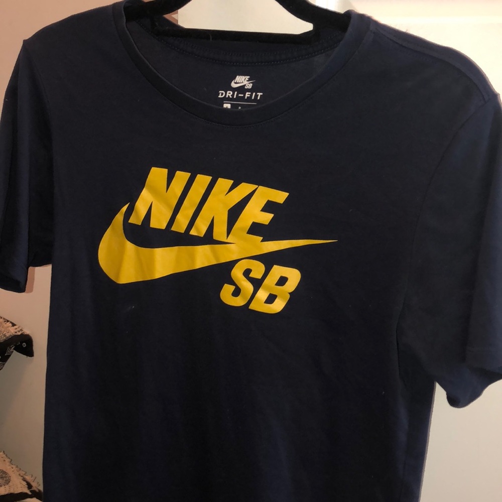 Nike SB tee